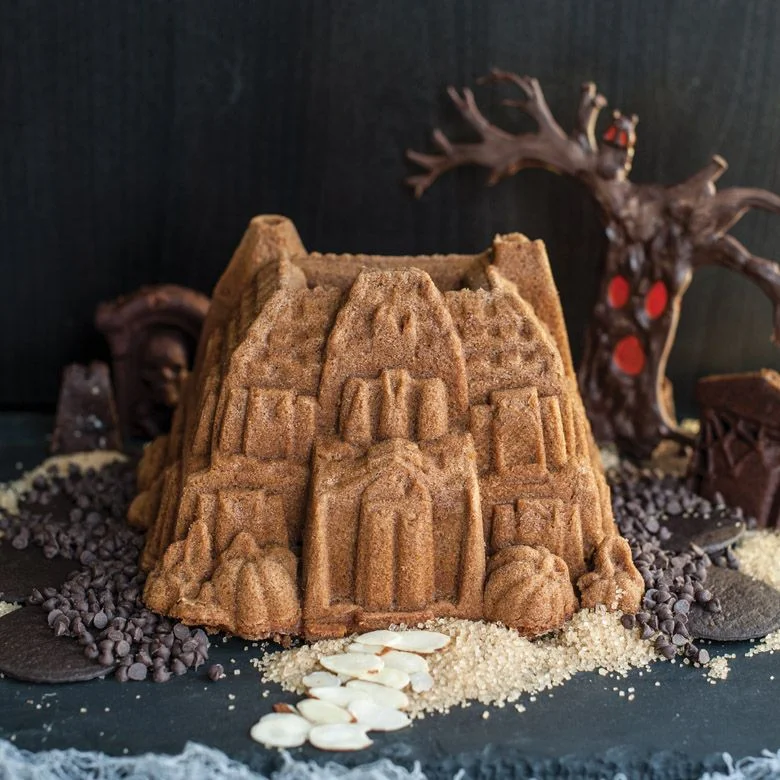 92648_beauty_haunted_manor_scary_tree