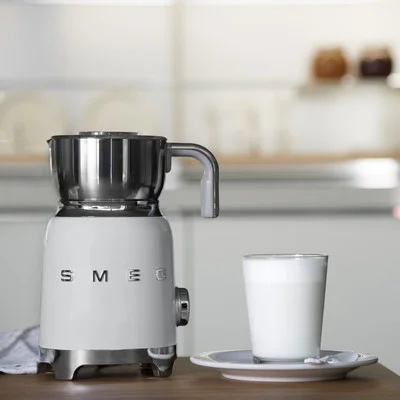 SMEG_MFF01WHEU_L01.jpg