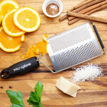 Microplane Gourmet dvoustranné struhadlo: jemné a hrubé